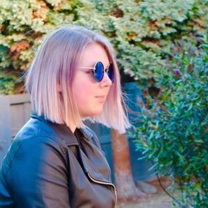 Meet your Posher, Olivia